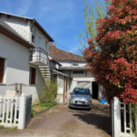 Maison de village avec 3 locatifs à Meuzac, proche lac et commerces