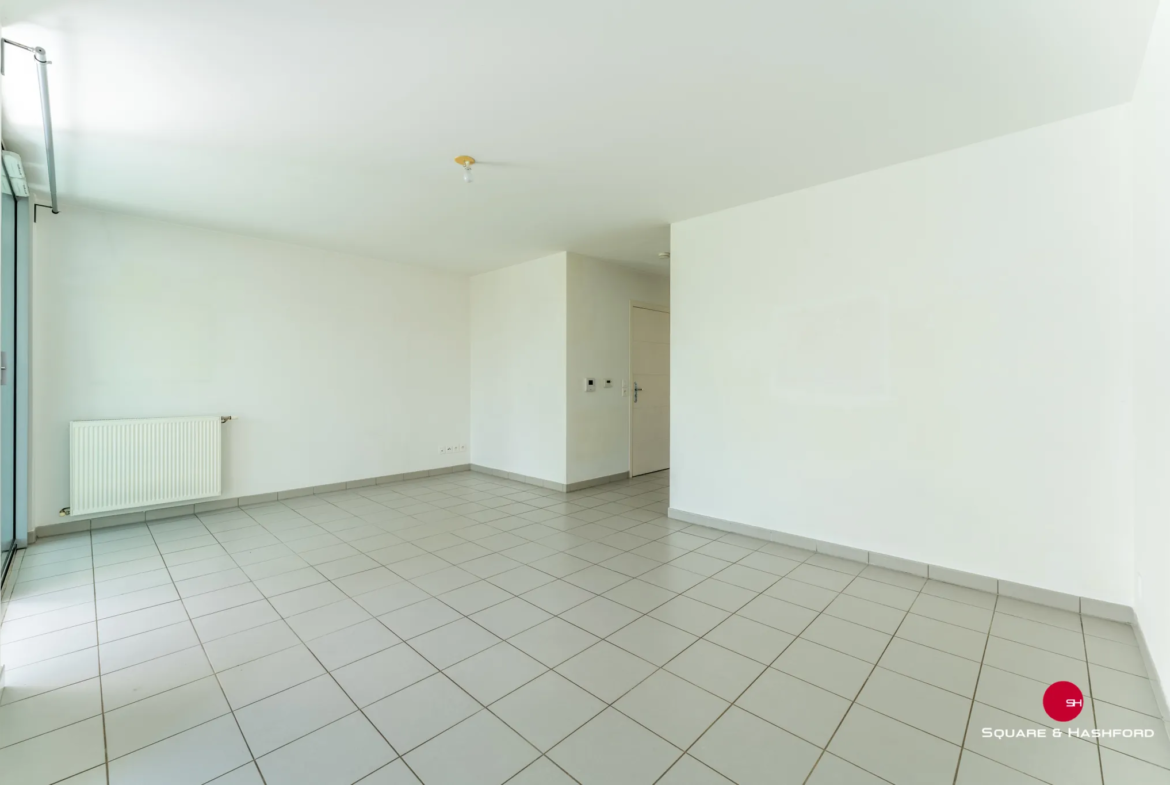 Appartement lumineux T3 avec loggia et parking à Bordeaux 