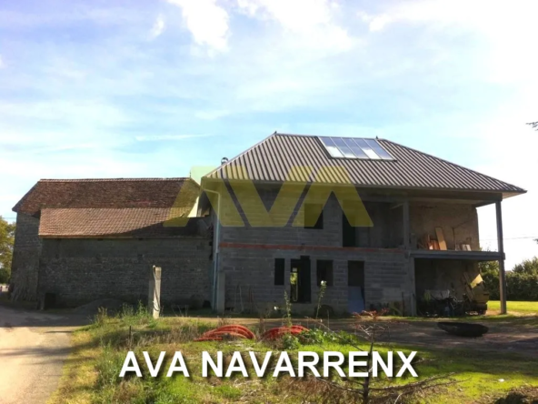 À vendre : Ancienne auberge béarnaise avec vue sur les Pyrénées