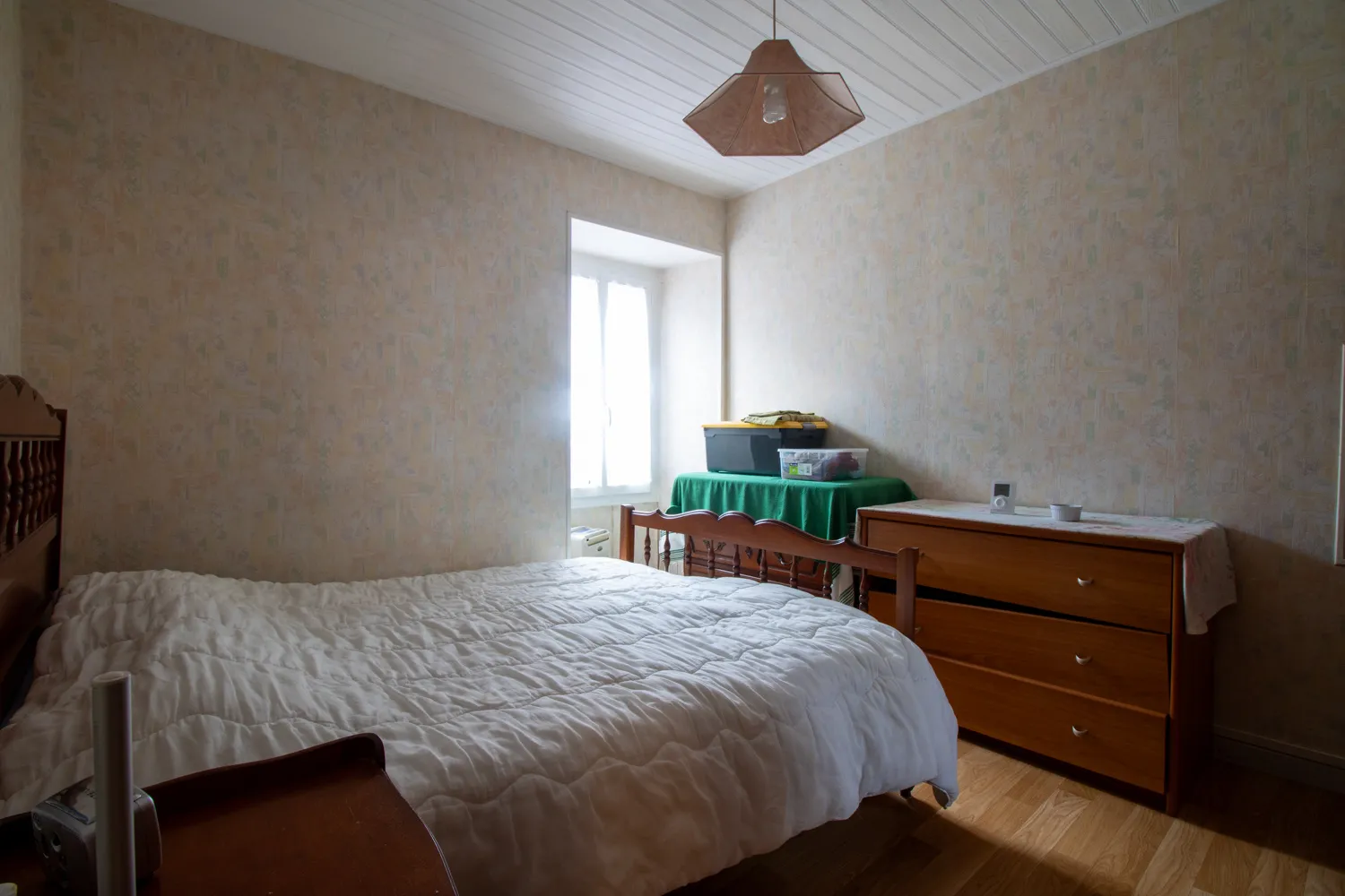 Maison à rénover avec jardin et garage à Saint-Savinien 