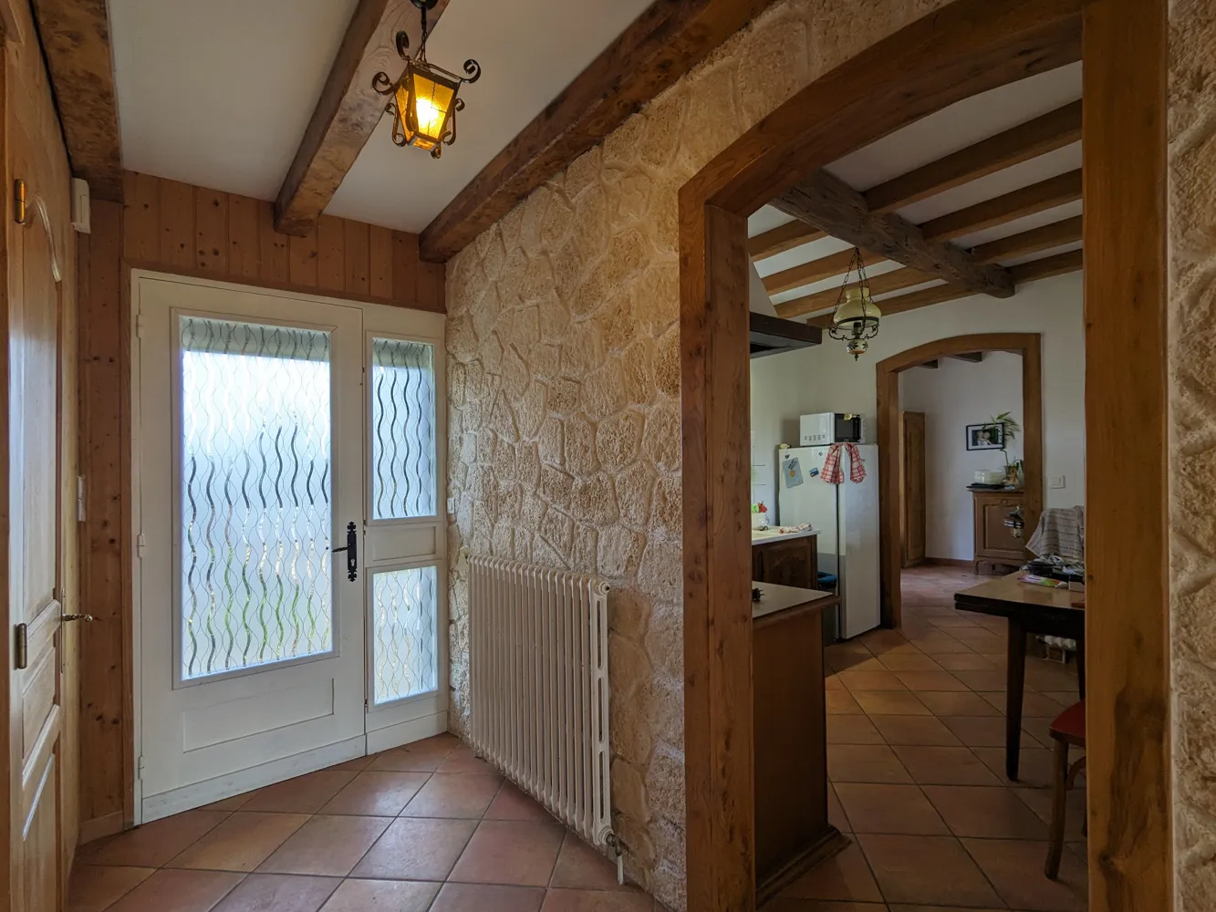 Maison spacieuse à Saint-Savinien avec jardin et extension à aménager 