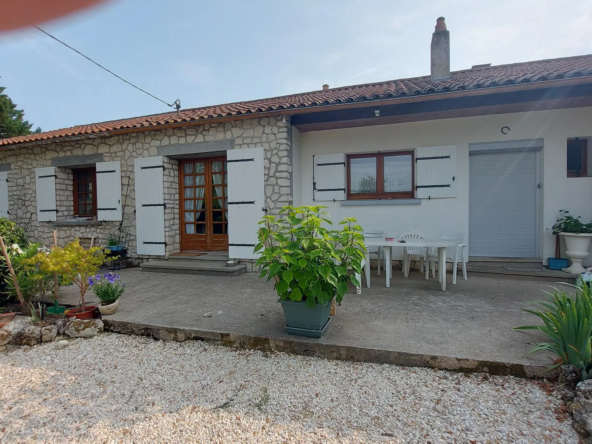 Maison spacieuse à Saint-Savinien avec jardin et extension à aménager