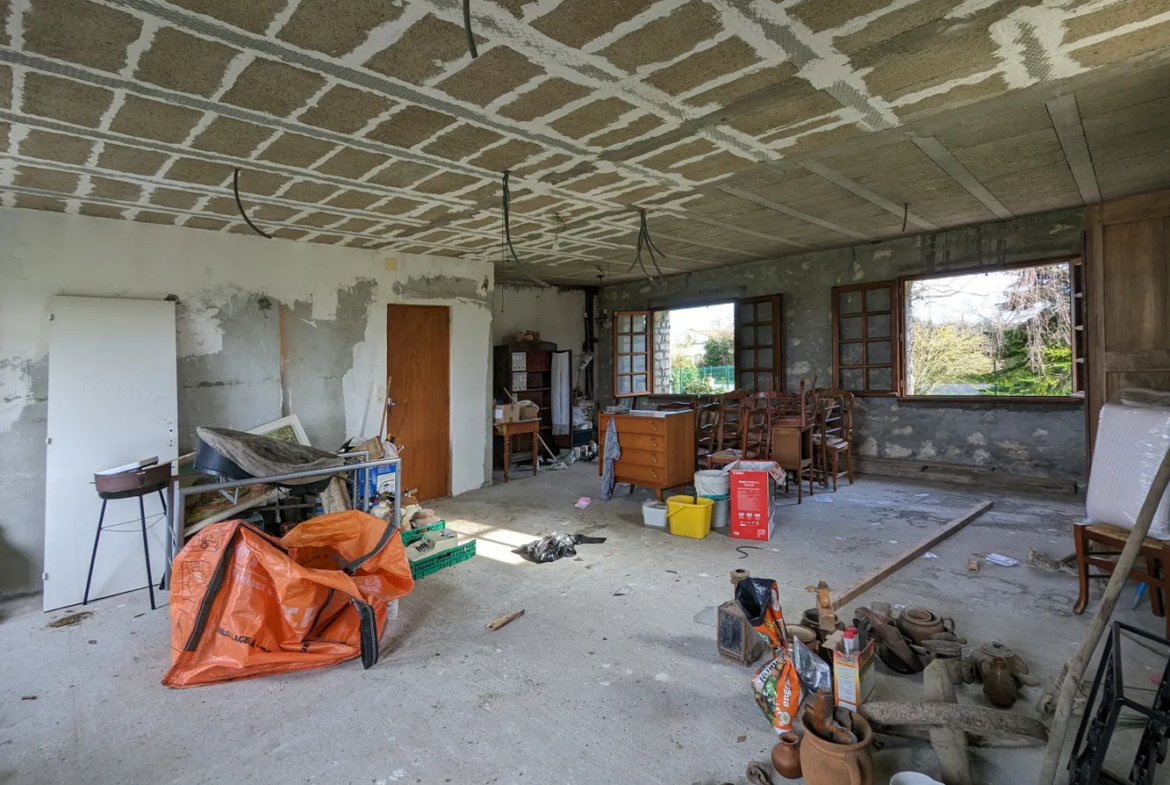 Maison spacieuse à Saint-Savinien avec jardin et extension à aménager 