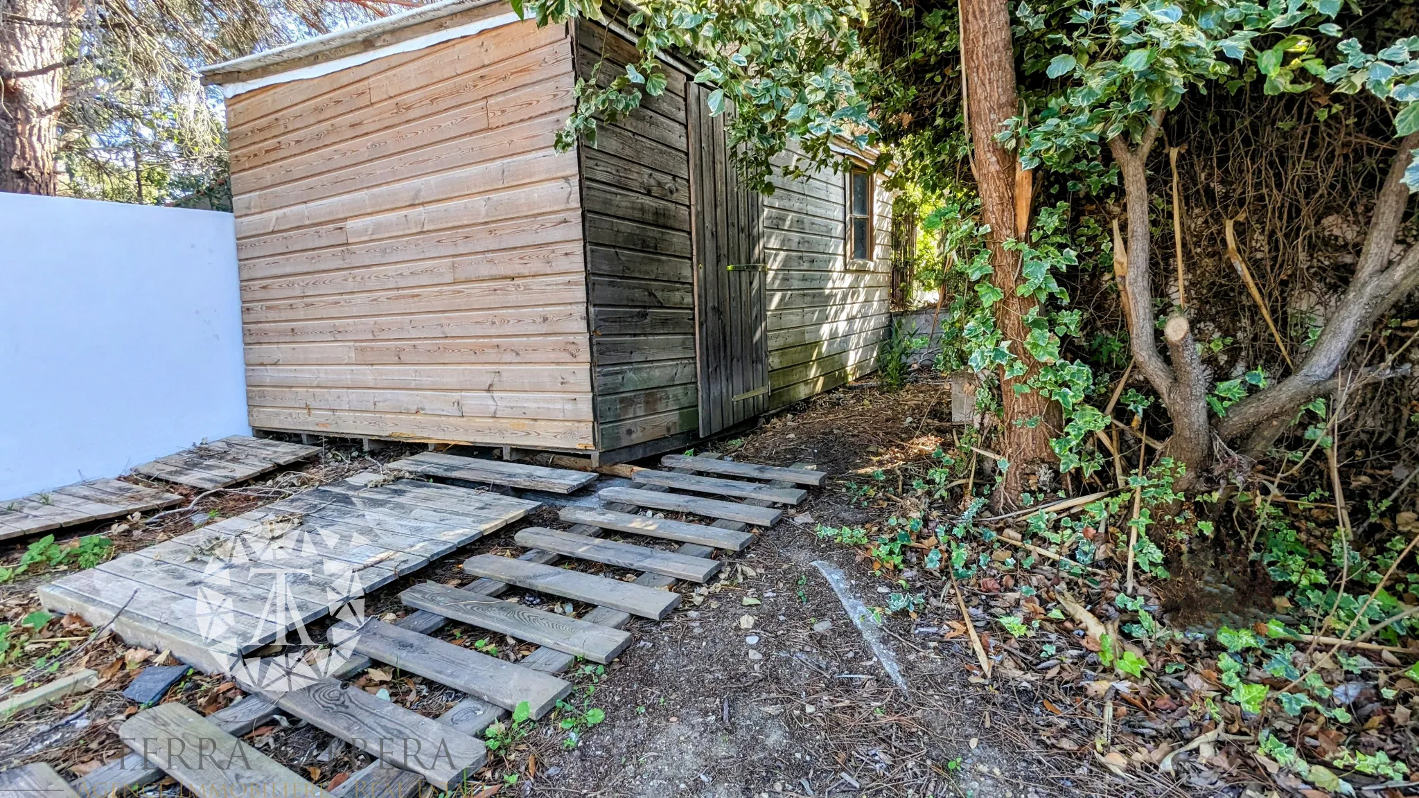 Villa rénovée au calme à Saint-André avec jardin et box 