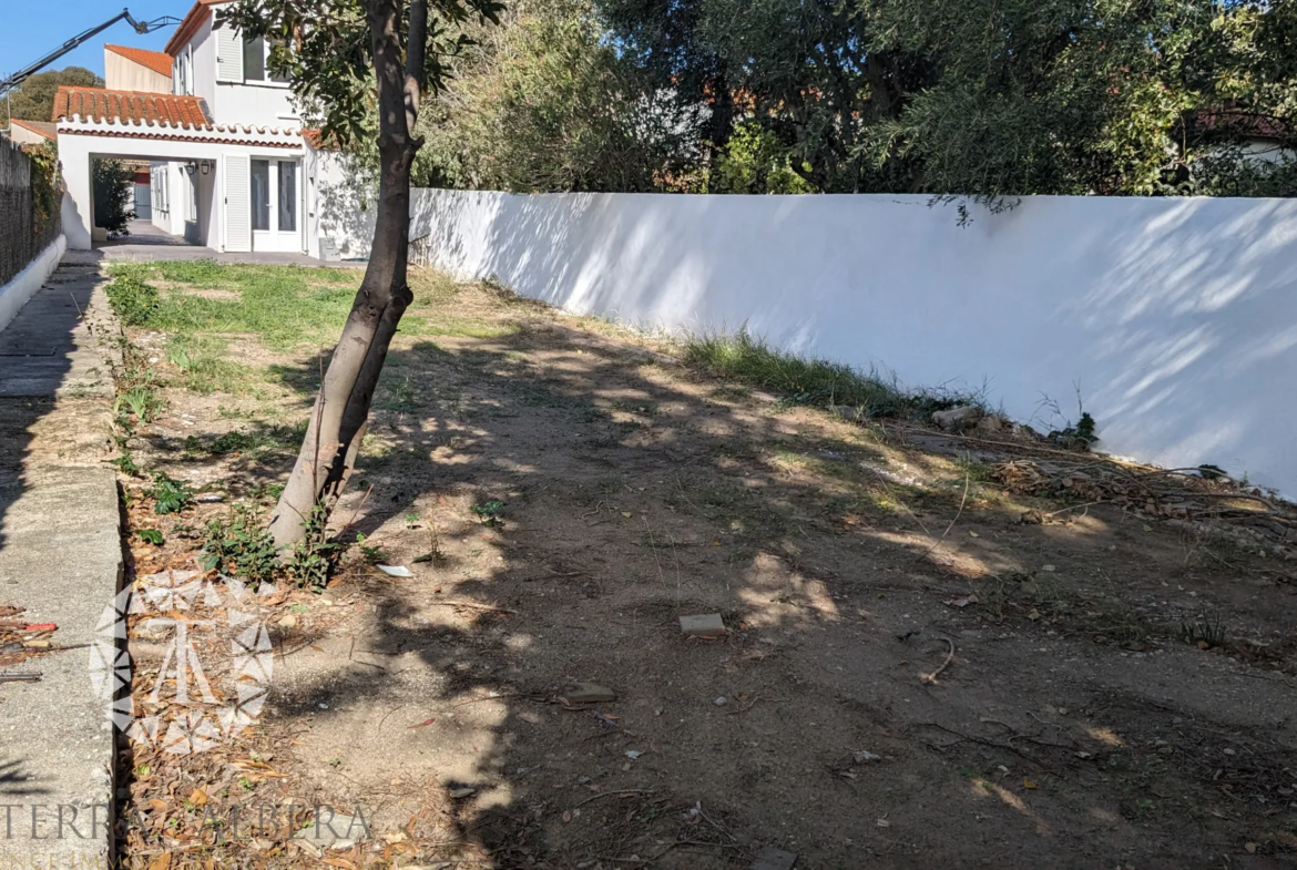 Villa rénovée au calme à Saint-André avec jardin et box 