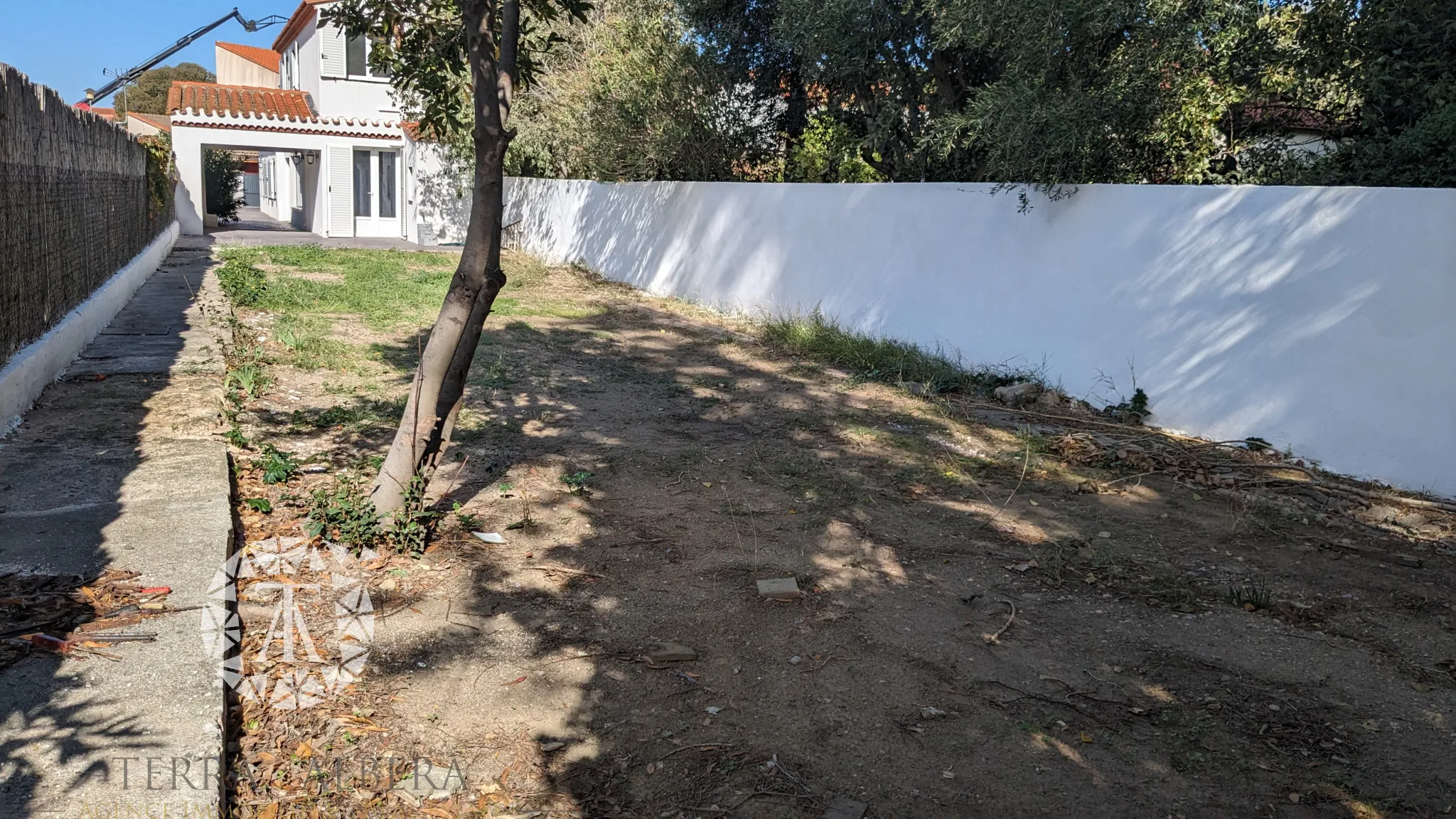 Villa rénovée au calme à Saint-André avec jardin et box 