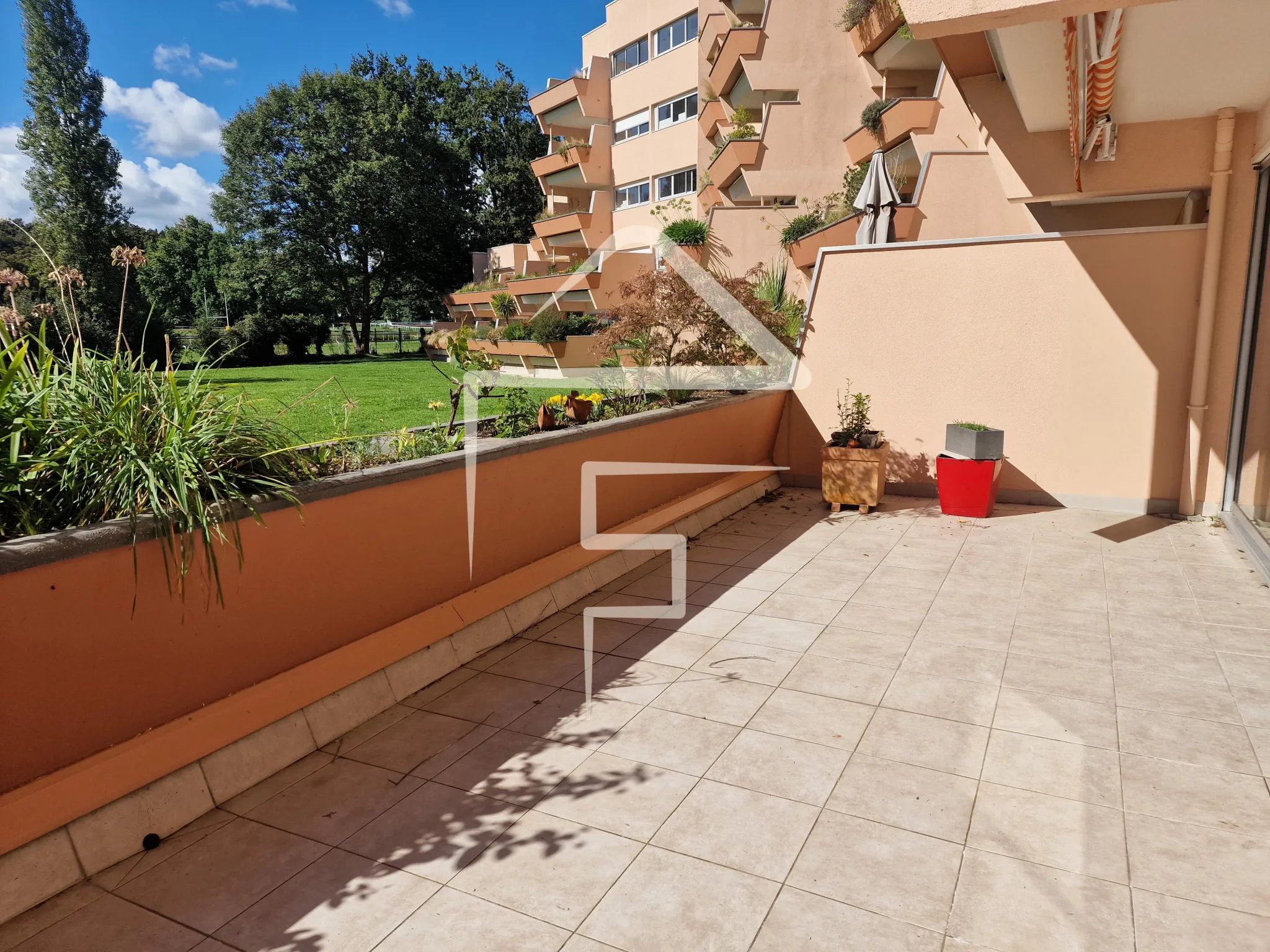 T3 lumineux avec terrasse de 20 m² et vue sur l'Hippodrome à Nantes 