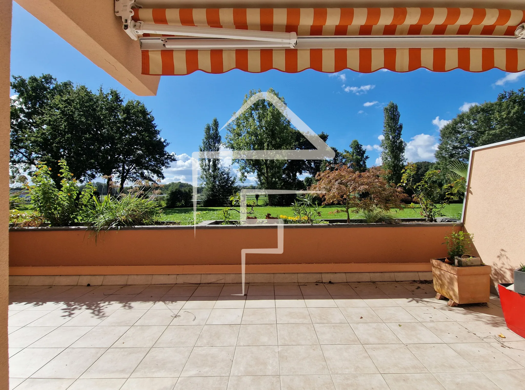 T3 lumineux avec terrasse de 20 m² et vue sur l'Hippodrome à Nantes 