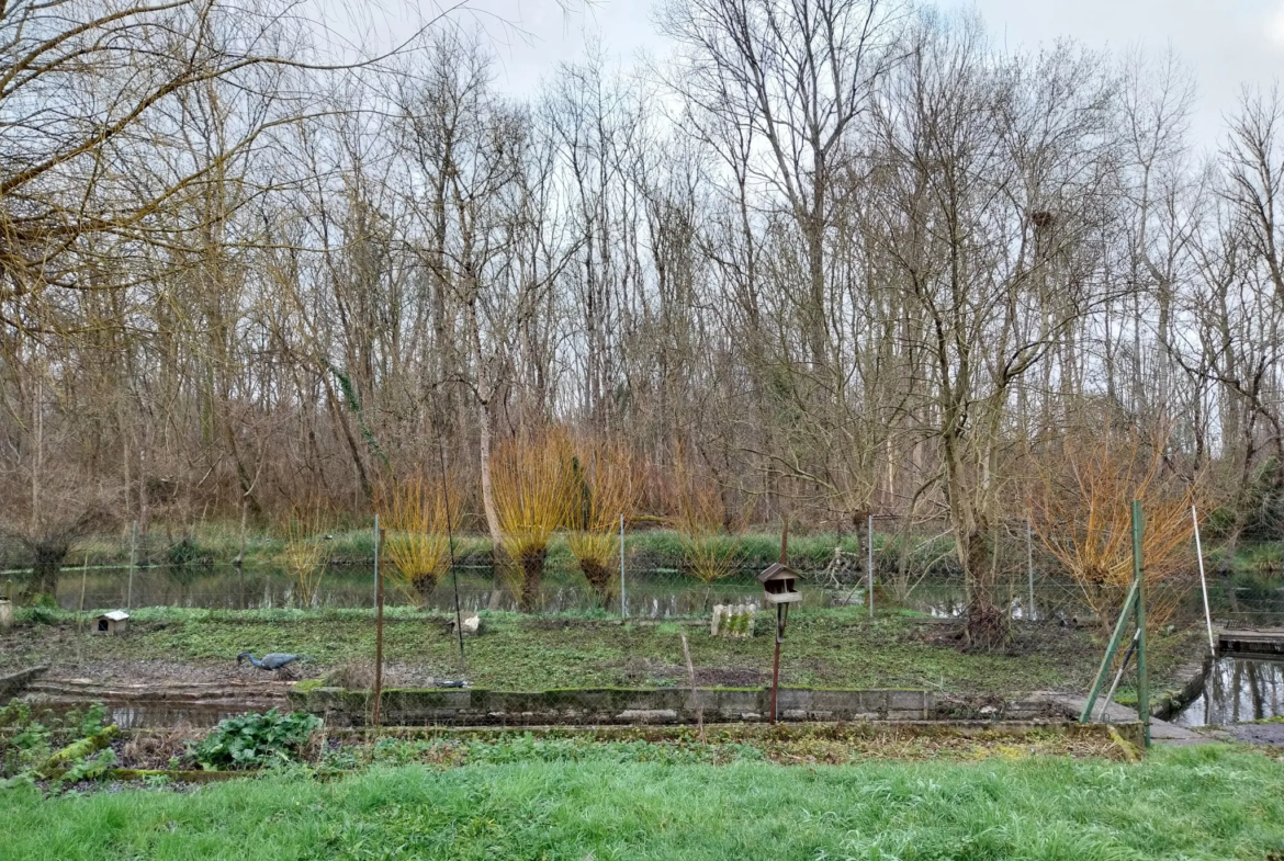 Maison Ancienne avec Île Privative à Gensac la Pallue 