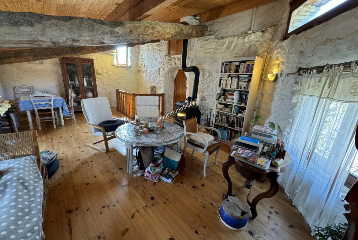 Maison de village en pierres avec jardin et terres à Limoux 