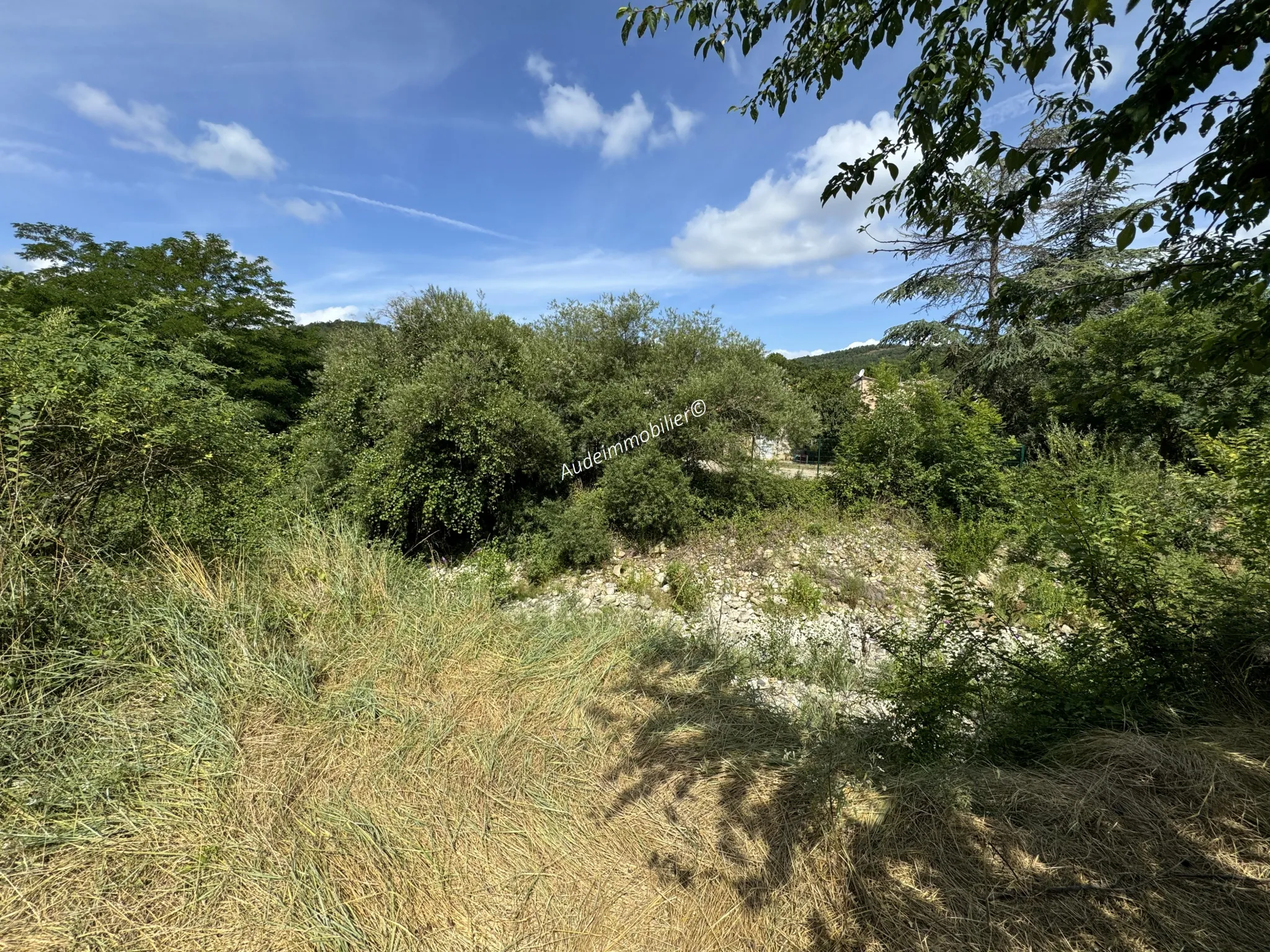 Maison de village en pierres avec jardin et terres à Limoux 