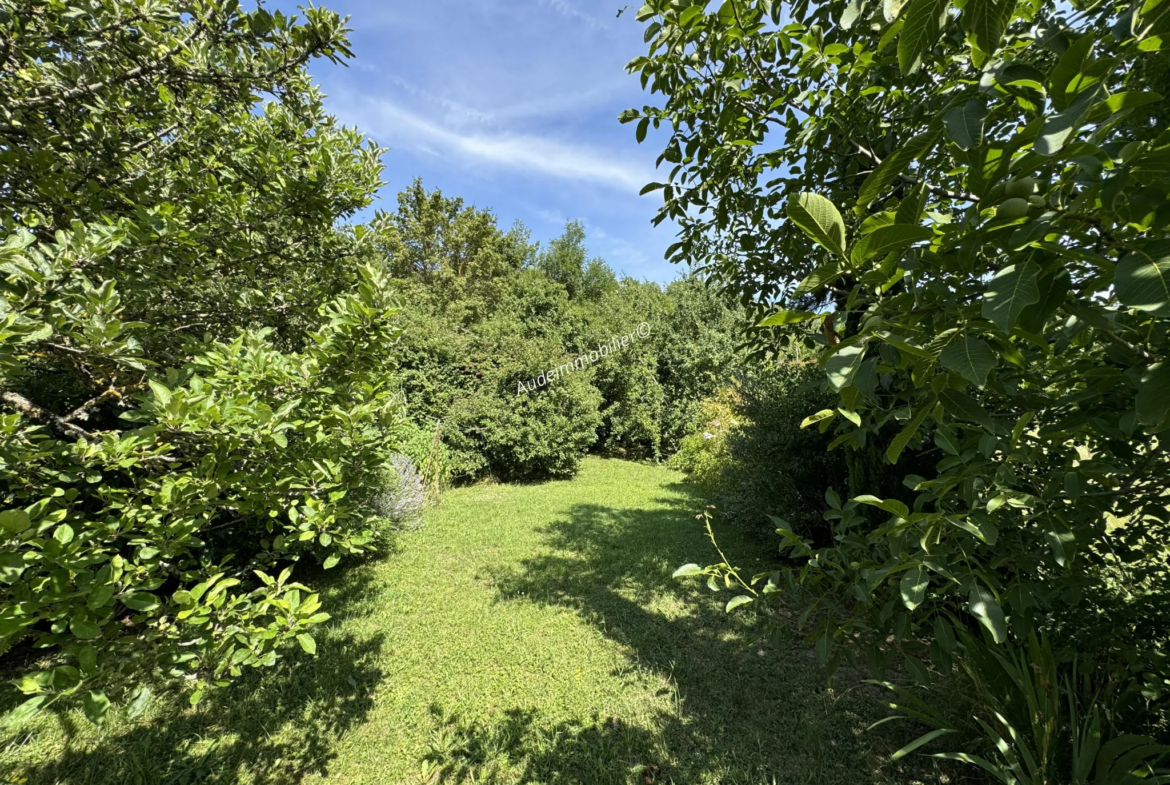 Maison de village en pierres avec jardin et terres à Limoux 