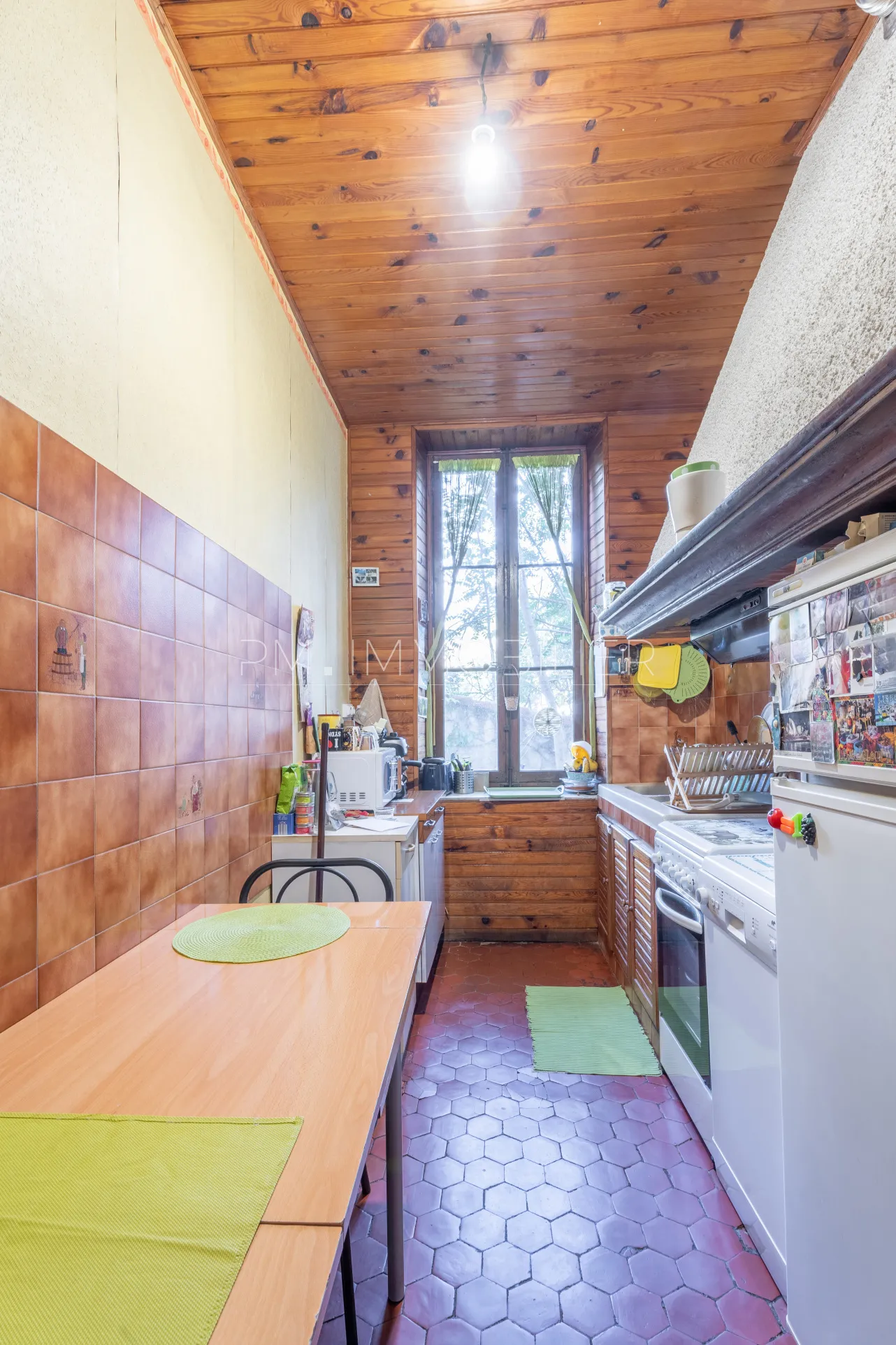 Immeuble ancien avec deux appartements loués à Marseille - Chartreux 