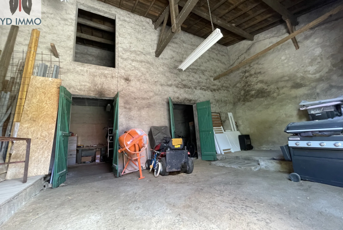 Maison en pierre avec potentiel d'agrandissement à Sainte-Croix-du-Mont 