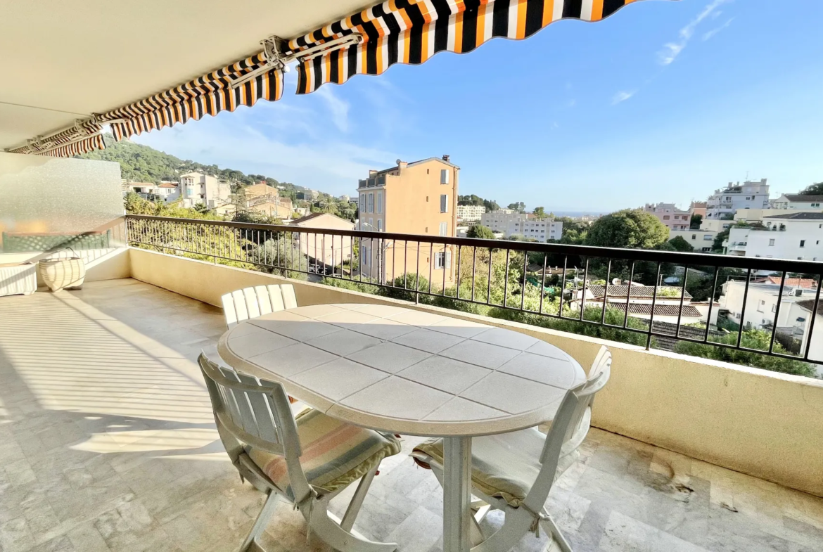 Appartement 2 pièces avec terrasse à vendre à Le Cannet - Quartier Mairie 