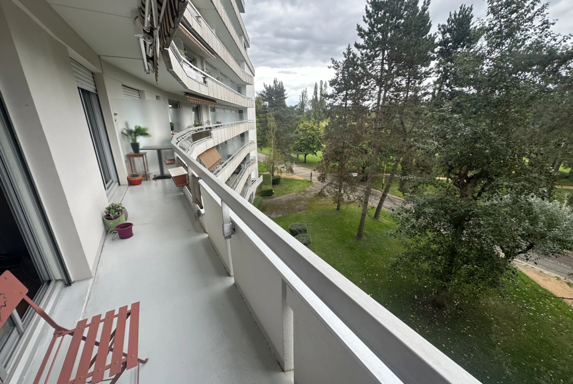 Appartement T3 avec parking à Bellerive sur Allier 