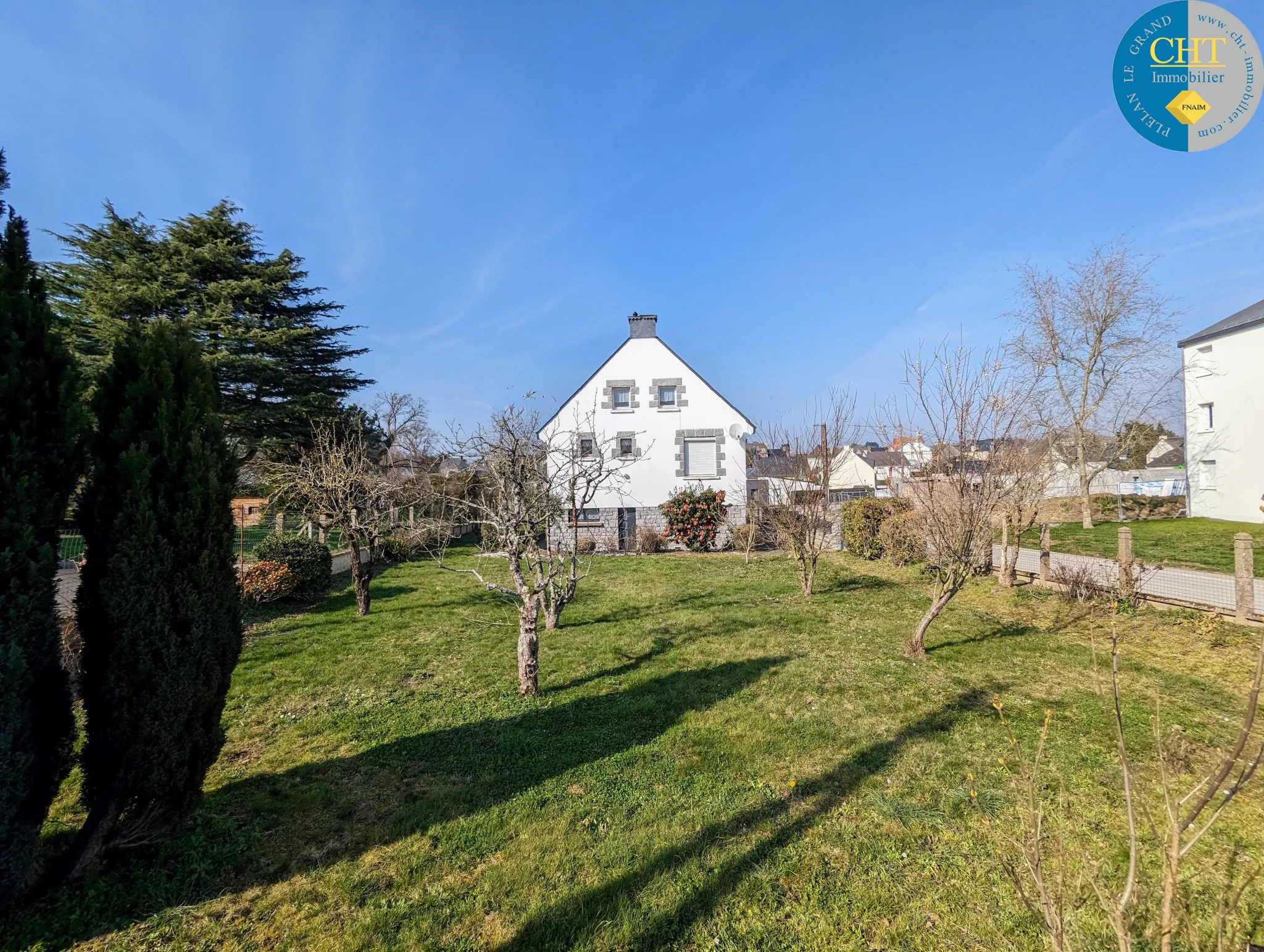 Maison à vendre à Guer, centre-ville, 111 m² pour 217 300 euros 