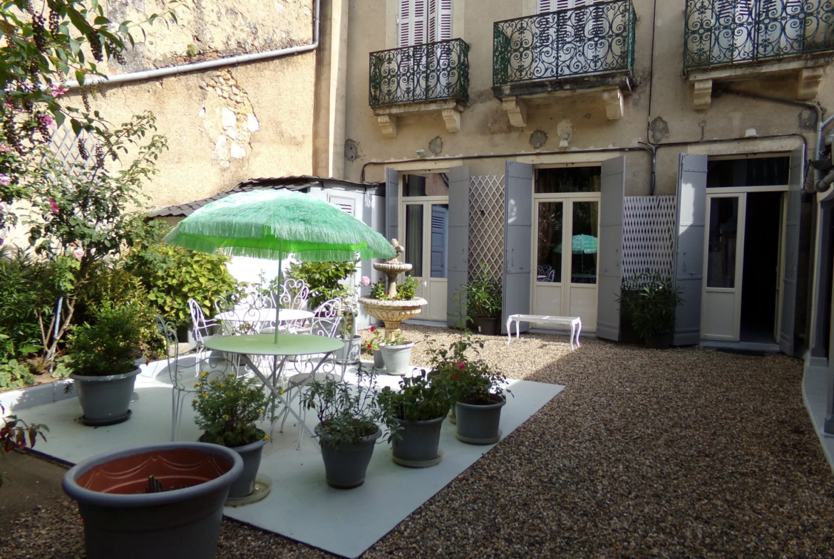 Maison bourgeoise à vendre à Vergt 