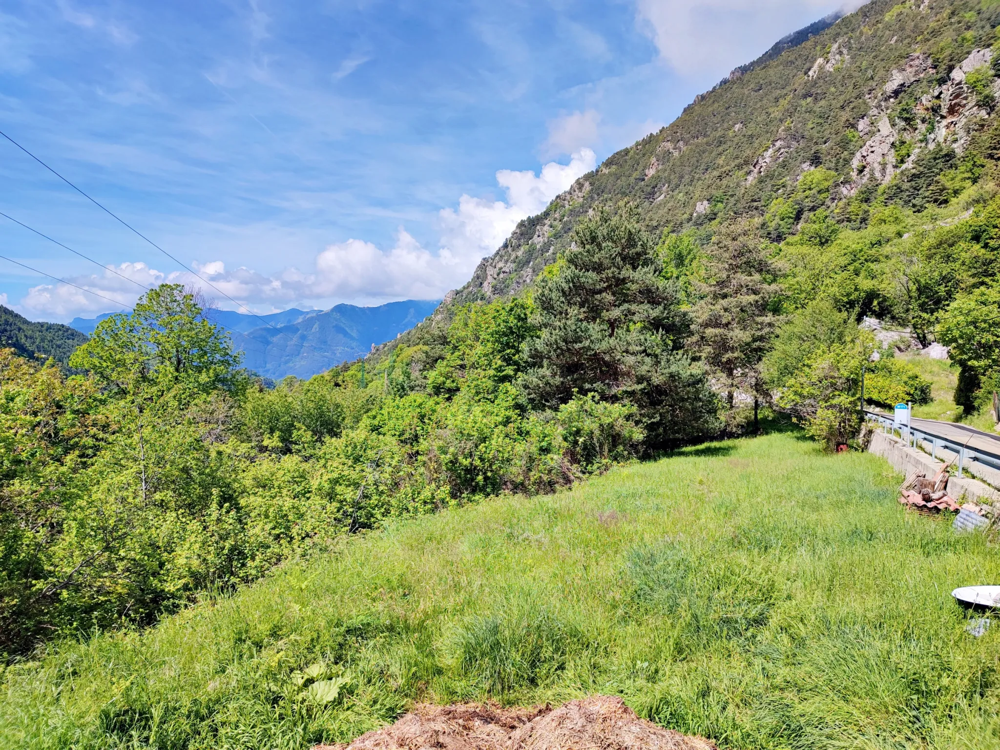 Magnifique terrain avec grange à vendre à Belvédère (06450) 