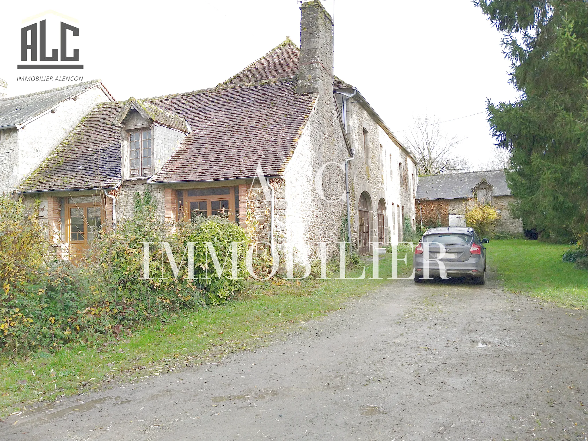 Maison de village de 1739 à vendre à Boulay les Ifs 