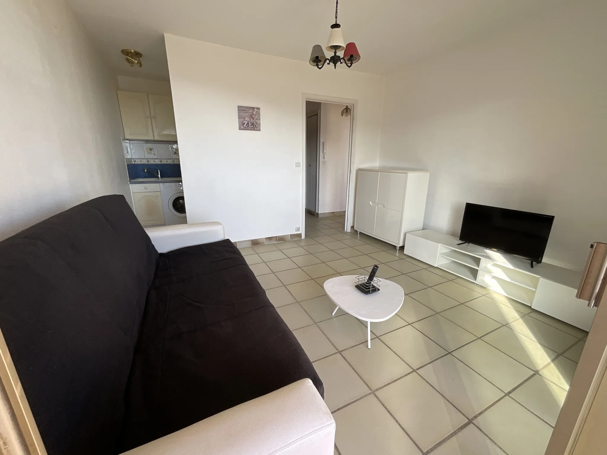 À vendre : Appartement T2 dernier étage avec vue mer à Villeneuve Loubet 