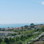 À vendre : Appartement T2 dernier étage avec vue mer à Villeneuve Loubet