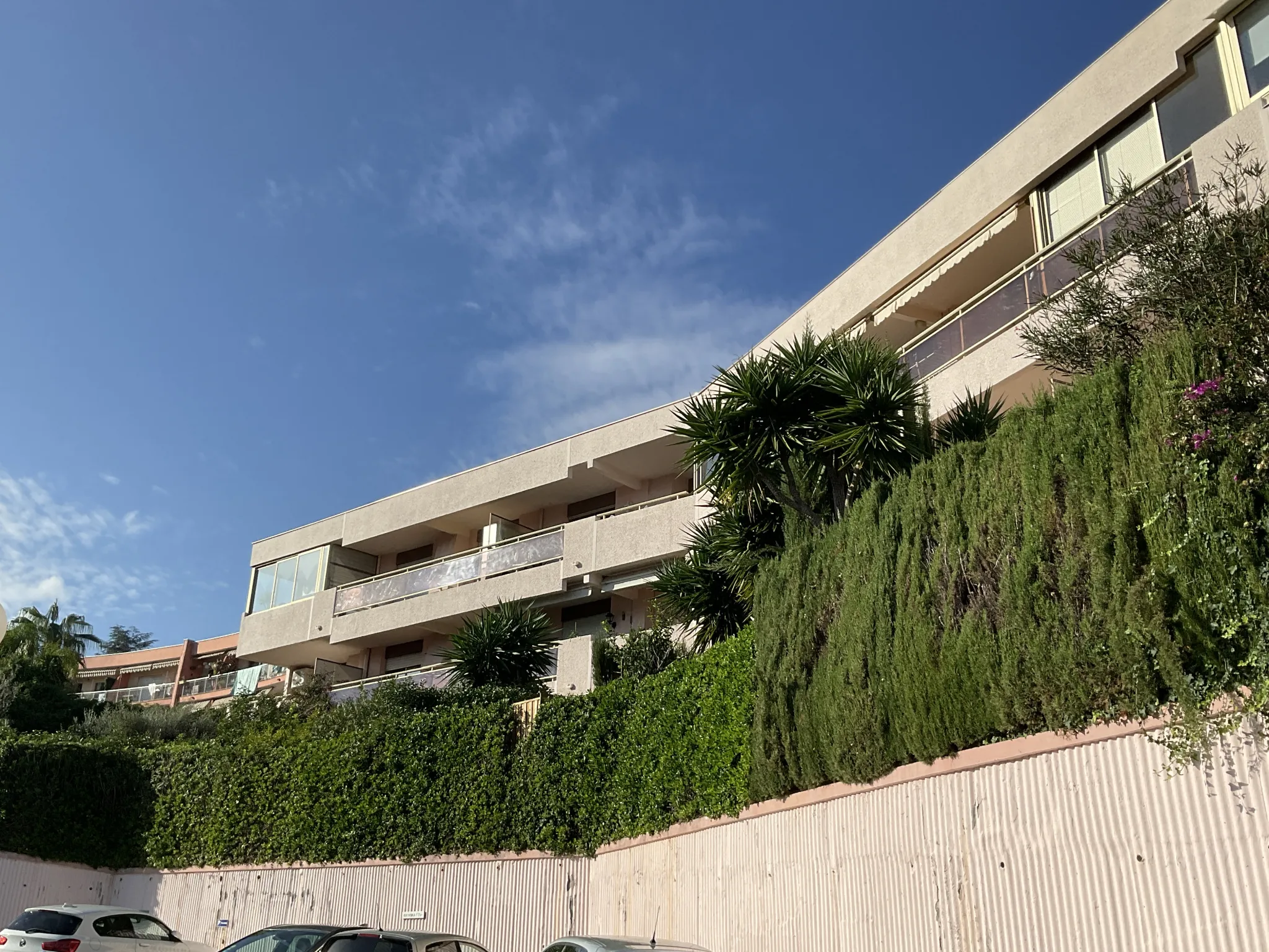 À vendre : Appartement T2 dernier étage avec vue mer à Villeneuve Loubet 