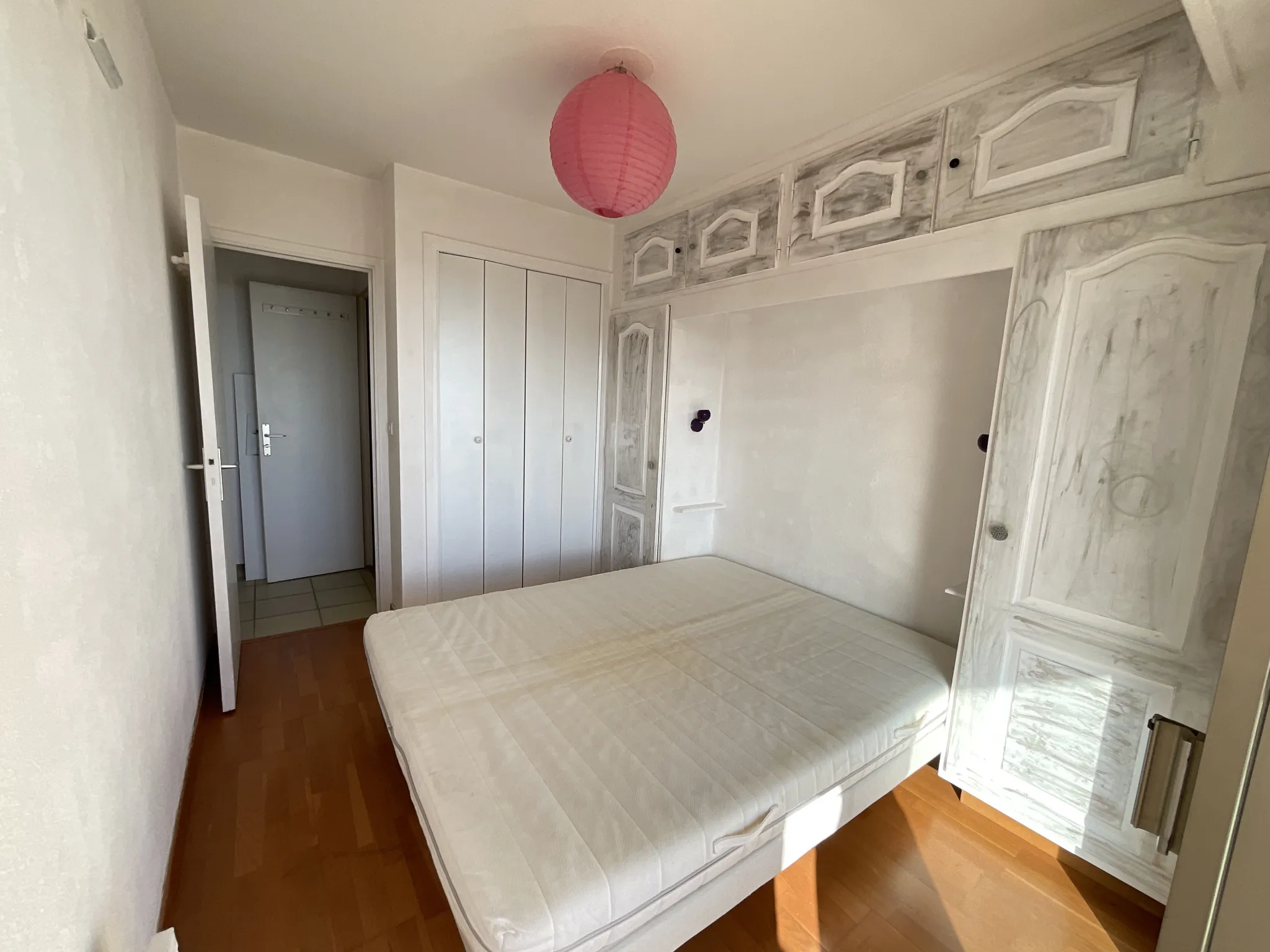 À vendre : Appartement T2 dernier étage avec vue mer à Villeneuve Loubet 