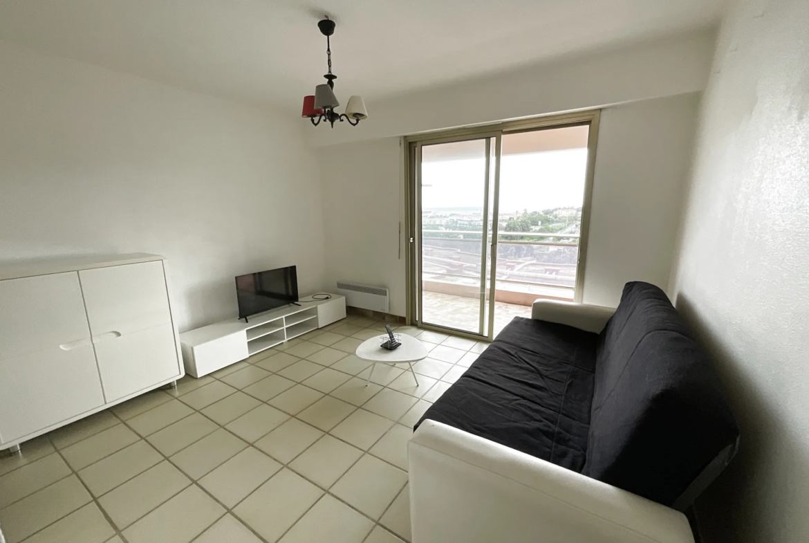 À vendre : Appartement T2 dernier étage avec vue mer à Villeneuve Loubet 