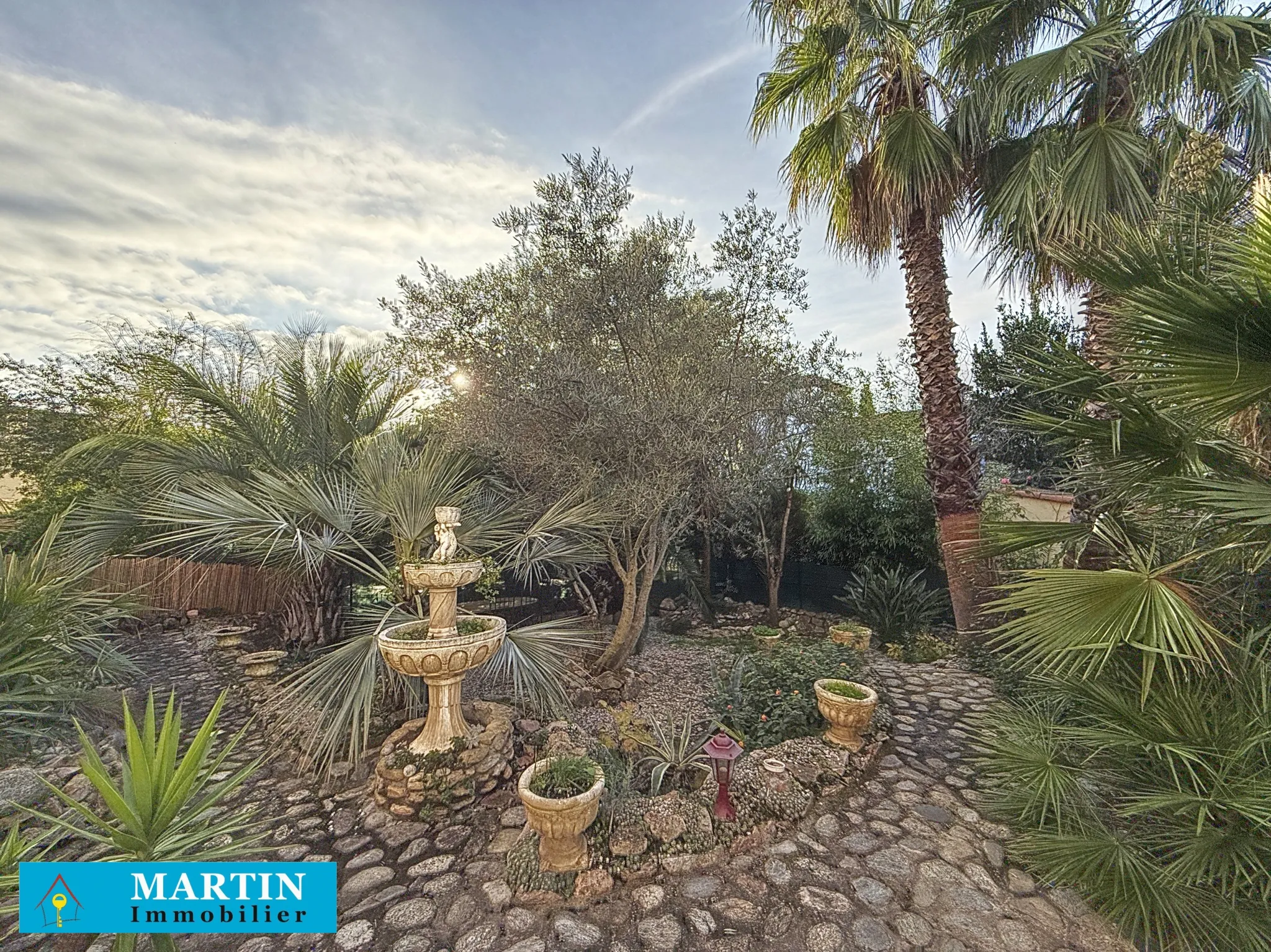 Maison rénovée à vendre à Maureillas Las Illas avec jardin 