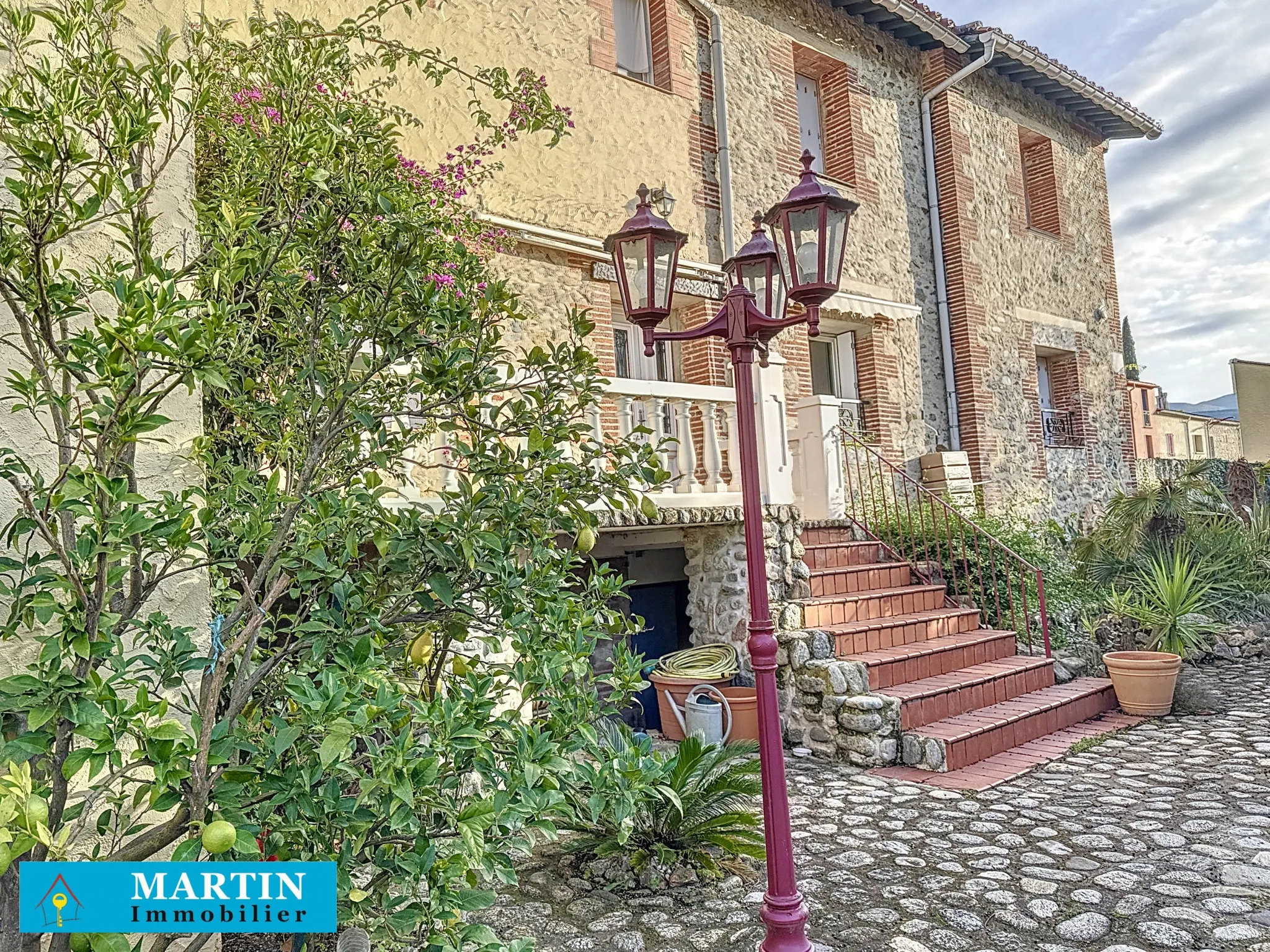 Maison rénovée à vendre à Maureillas Las Illas avec jardin 