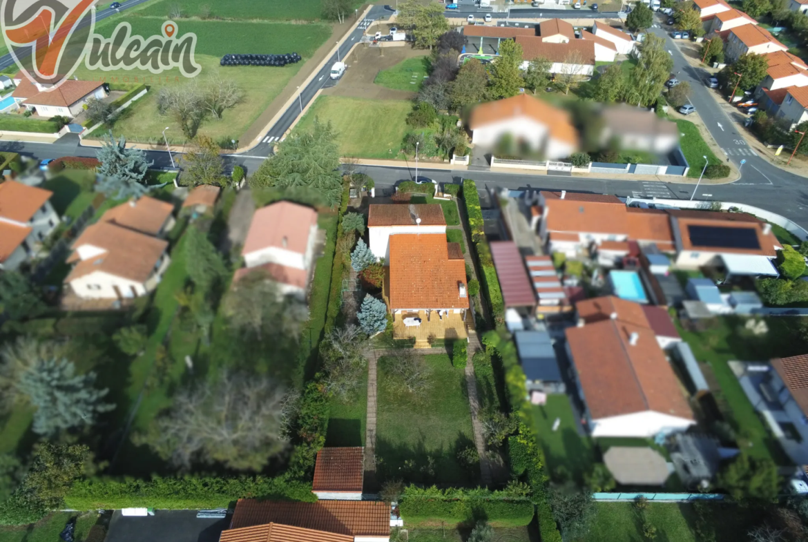 Grandes Maison Familiale avec Jardin à Mirefleurs 