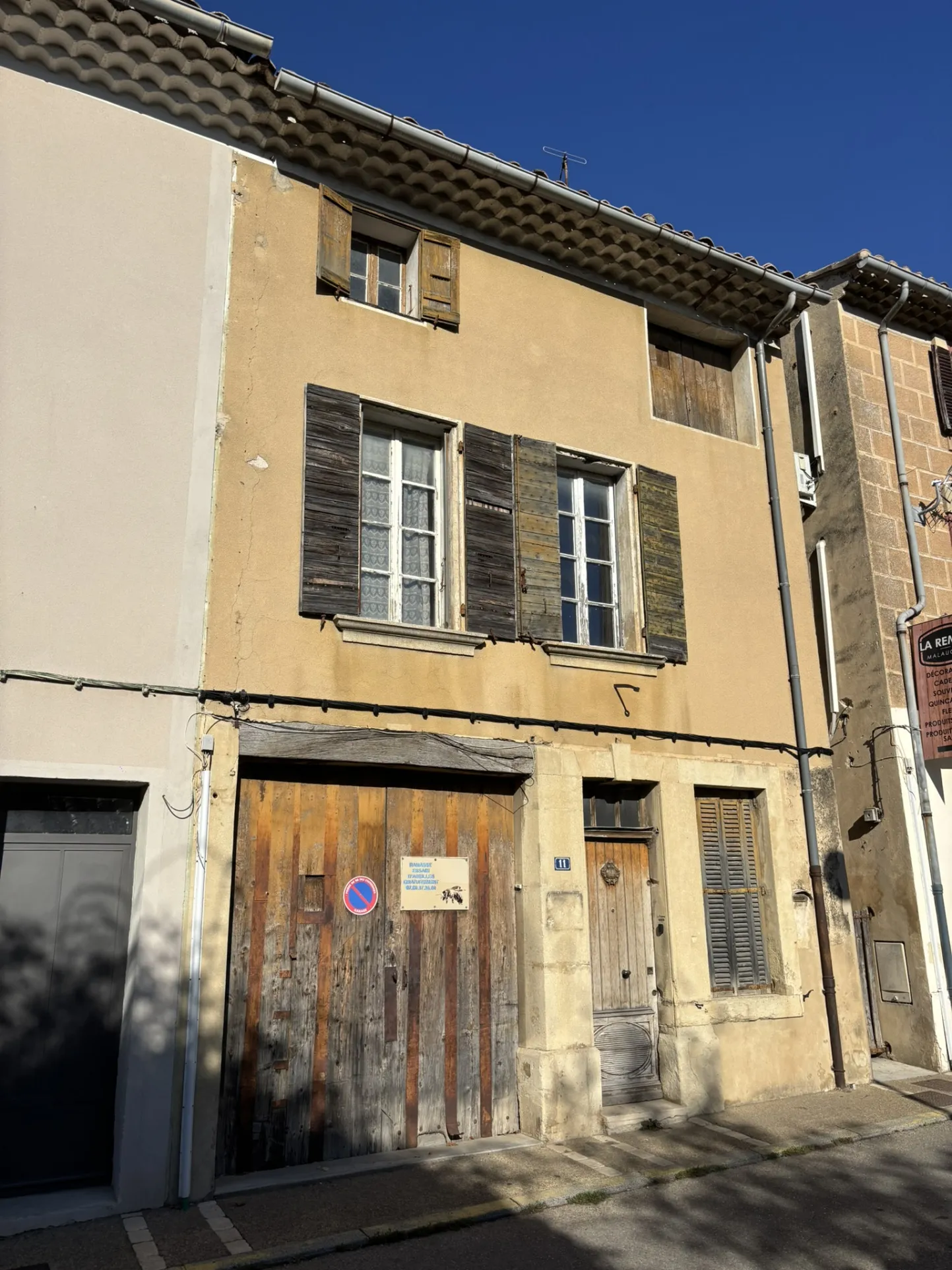 Maison de village avec garage et jardin à rénover à Malaucène 