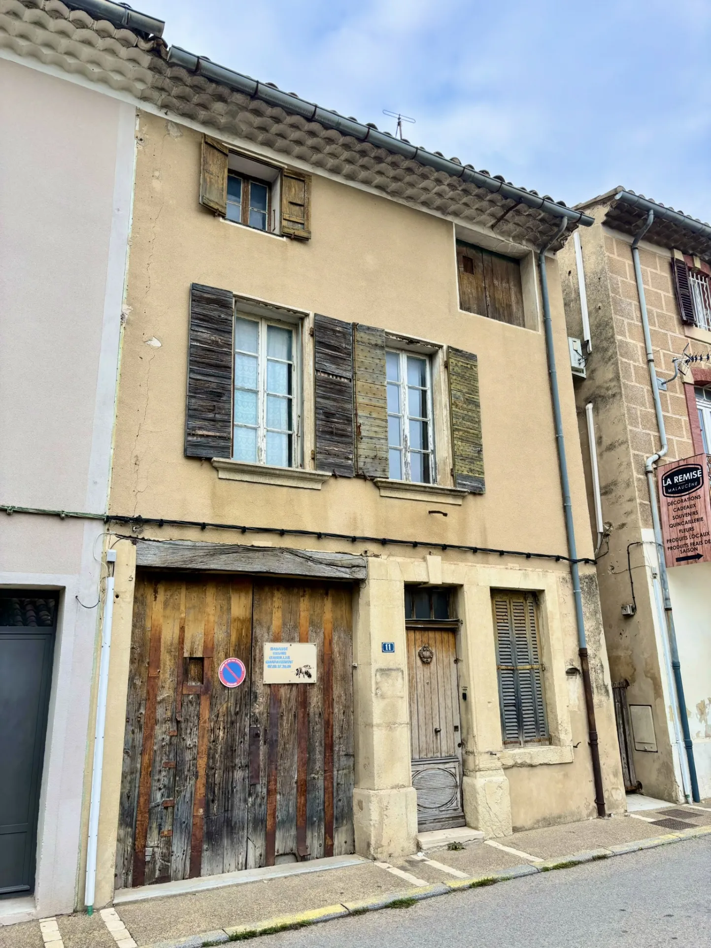 Maison de village avec garage et jardin à rénover à Malaucène 