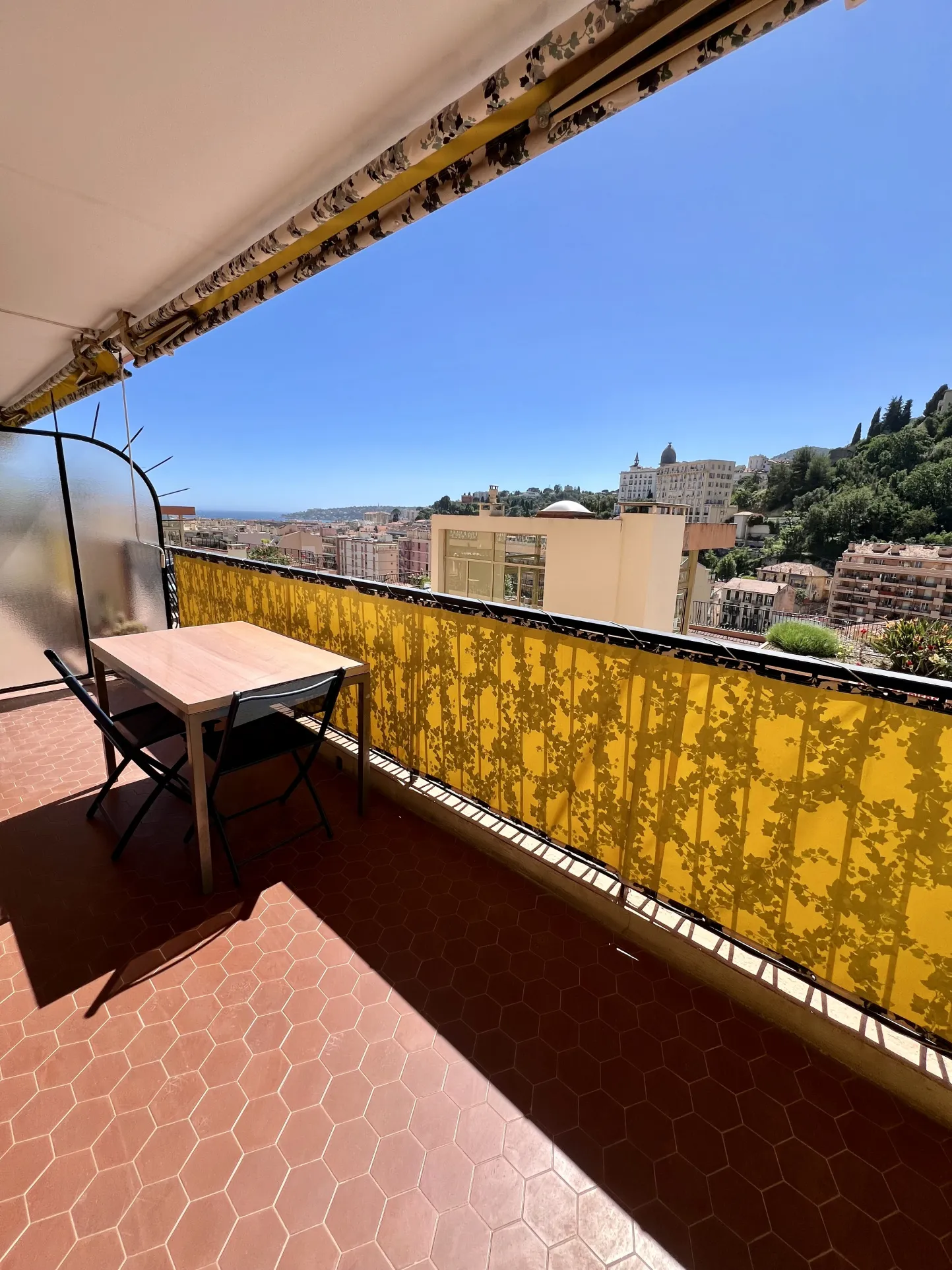 Studio avec Terrasse et Parking à Menton Gare Routière 