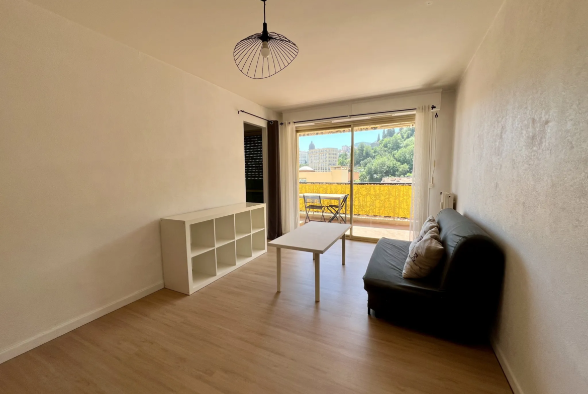 Studio avec Terrasse et Parking à Menton Gare Routière 