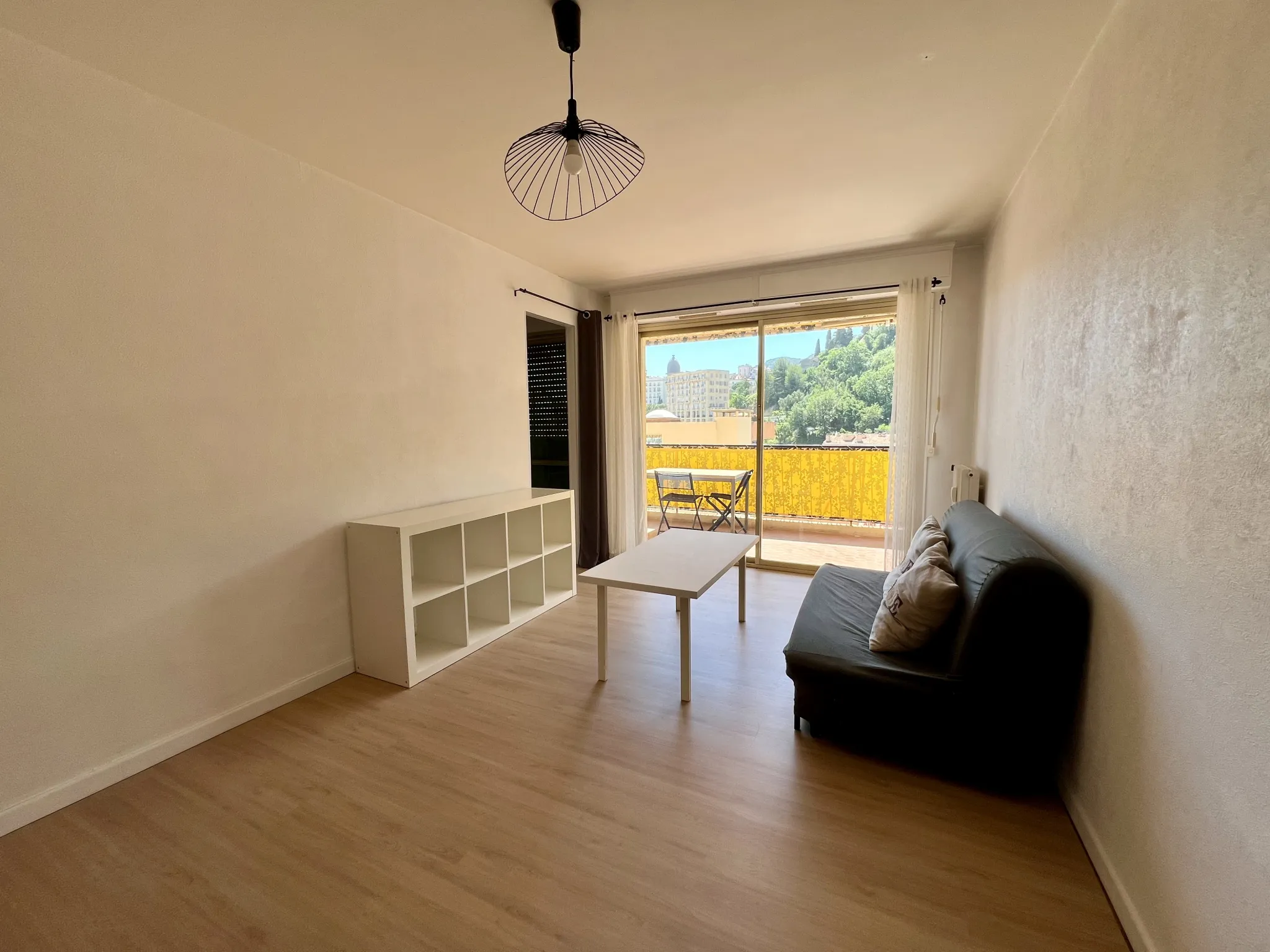 Studio avec Terrasse et Parking à Menton Gare Routière 