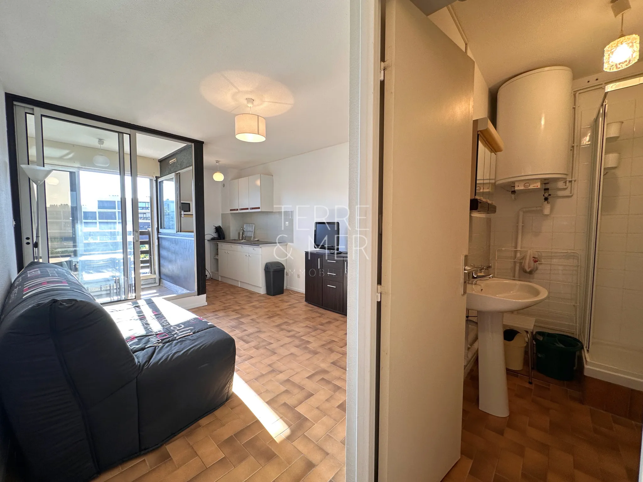 À vendre : Studio 19m² à Saint-Cyprien-Plage, proche du port 