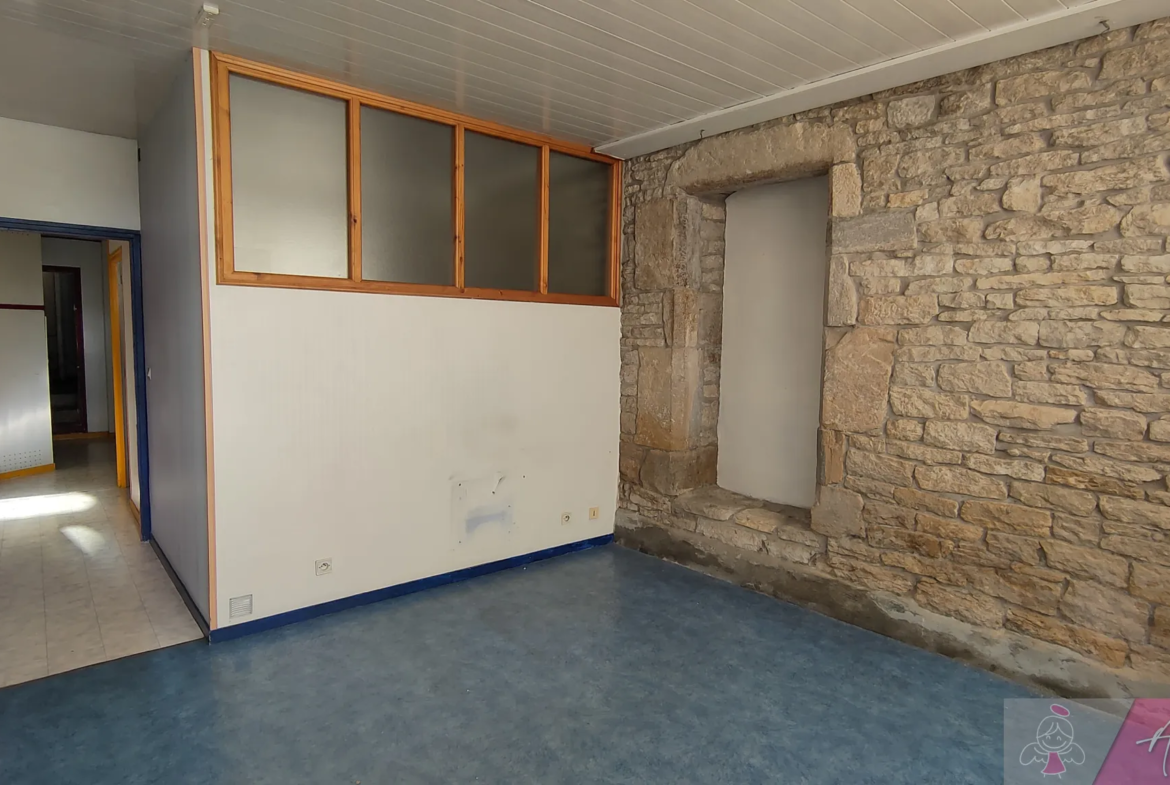 Immeuble de rapport à Orchamps - 202 m² sur 657 m² 