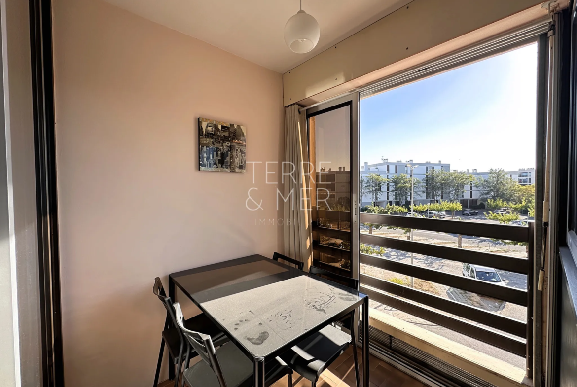 À vendre : Studio 19m² à Saint-Cyprien-Plage, proche du port 