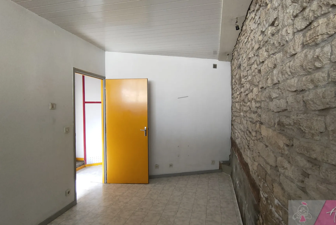 Immeuble de rapport à Orchamps - 202 m² sur 657 m² 