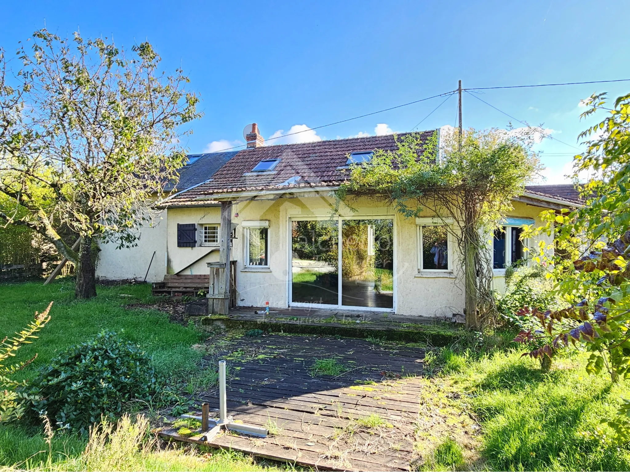 Maison 5 pièces à La Chapelle-aux-Chasses avec terrain de 1170 m² 