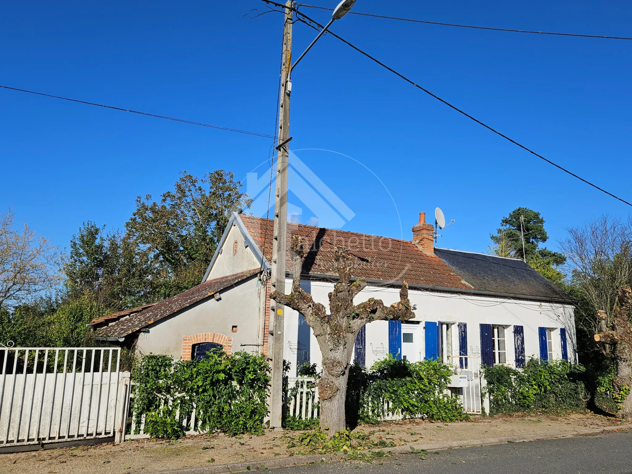 Maison 5 pièces à La Chapelle-aux-Chasses avec terrain de 1170 m² 