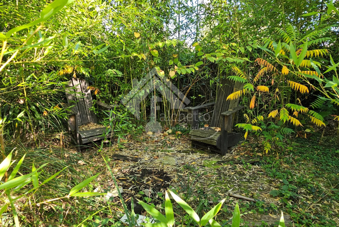 Maison 5 pièces à La Chapelle-aux-Chasses avec terrain de 1170 m² 