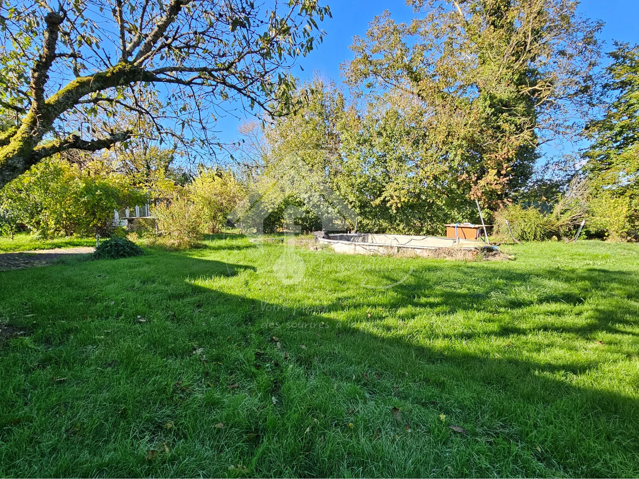 Maison 5 pièces à La Chapelle-aux-Chasses avec terrain de 1170 m² 