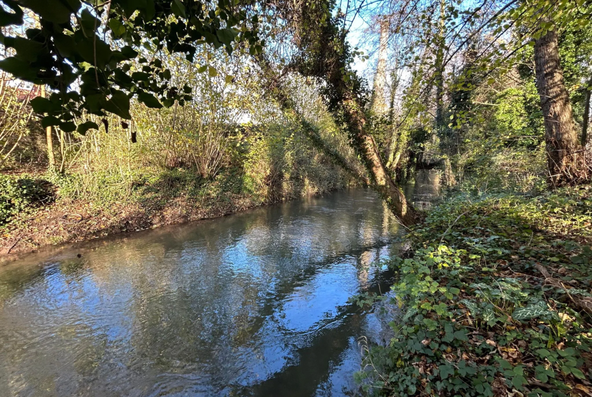 Maison confortable à vendre entre Abbeville et Amiens avec accès à la rivière 