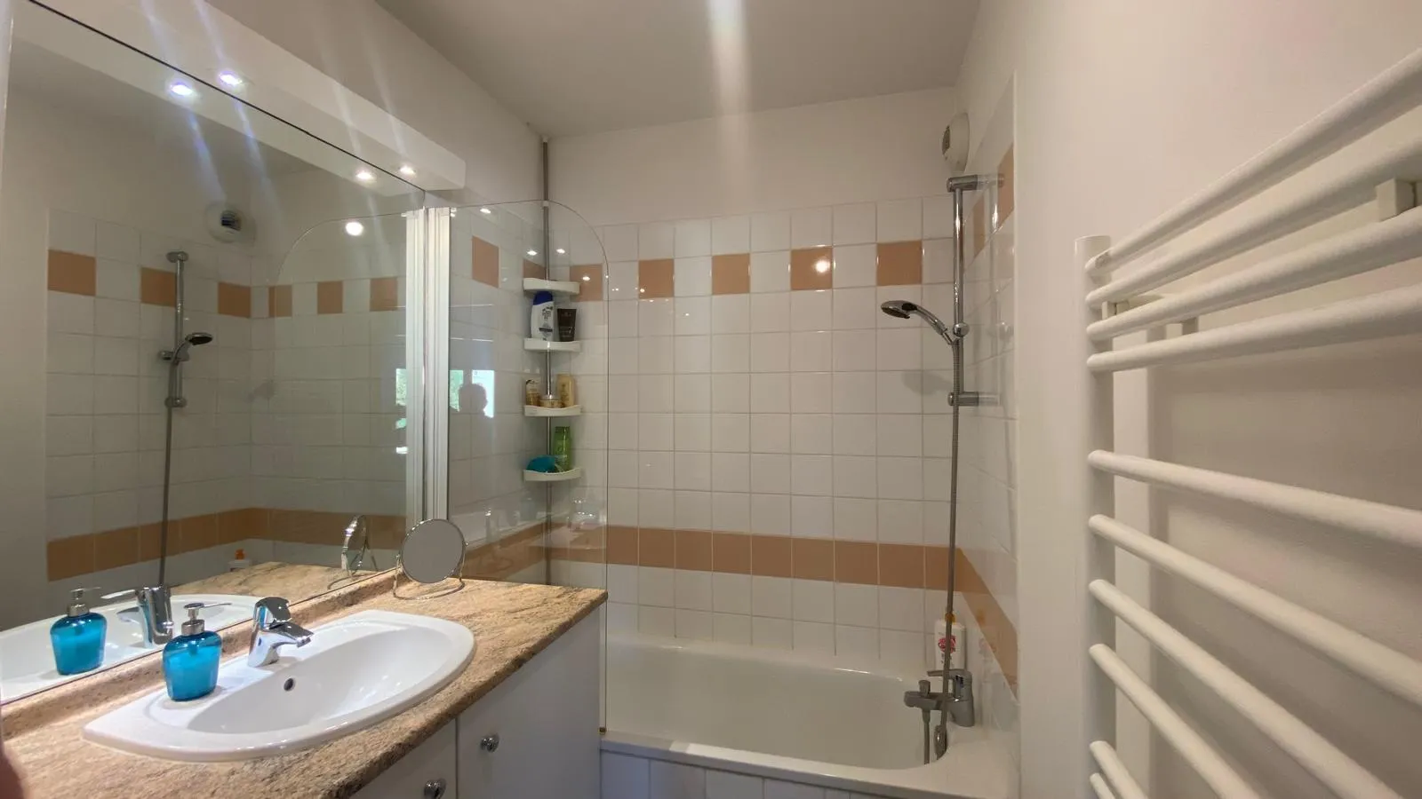 À vendre : Appartement 50 m² à Villeneuve-lès-Avignon 