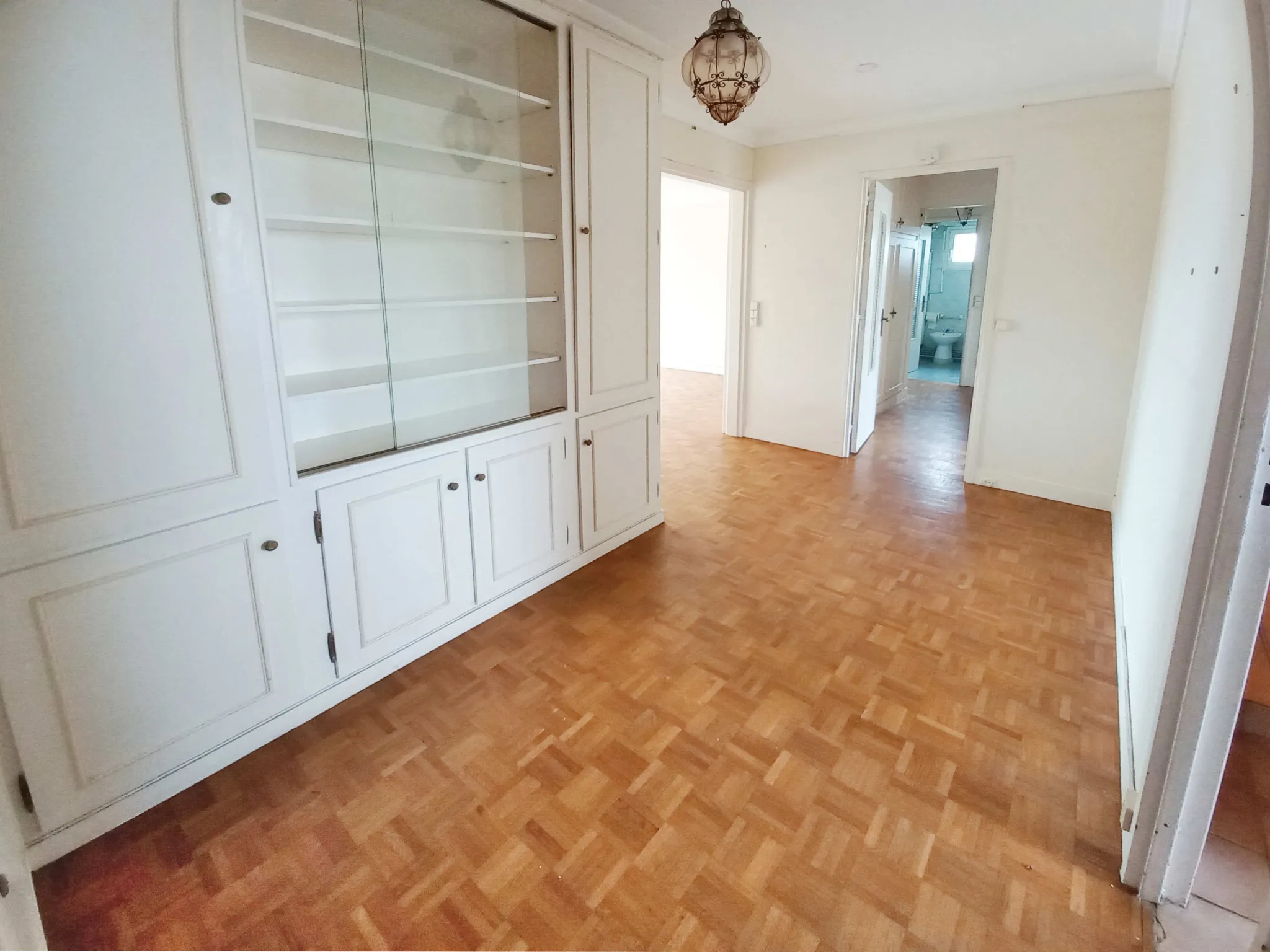 Grand appartement 4 pièces à vendre à Créteil avec balcon plein sud 