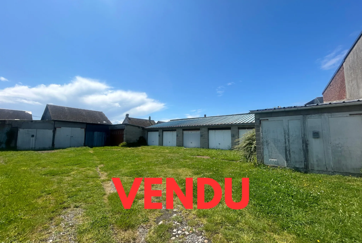 Terrain avec dix garages à vendre près du centre de Cayeux-sur-Mer 