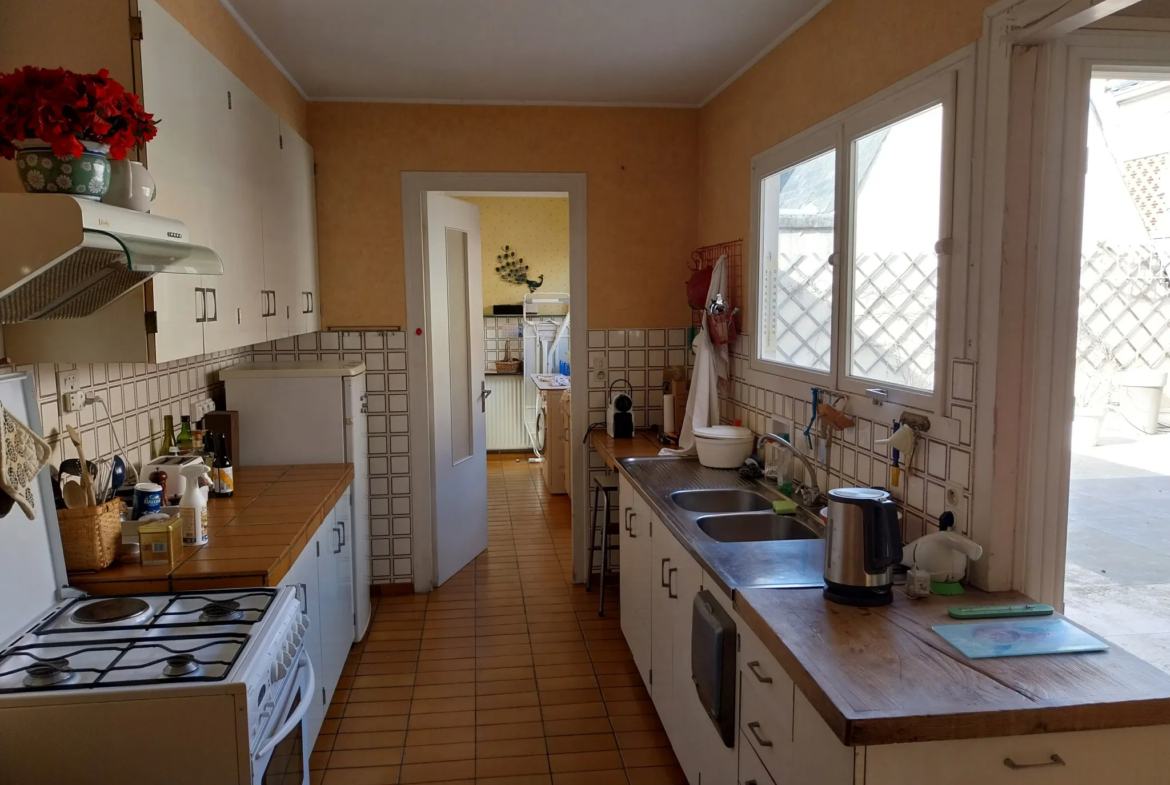 Maison de ville à vendre à Cognac, proche Place François 1er 